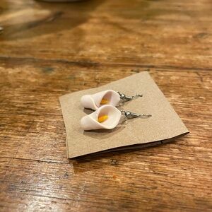 Elegant Calla Lily Earrings